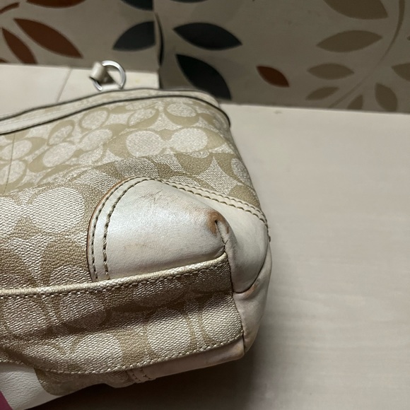 Authentic coach - Picture 5 of 6